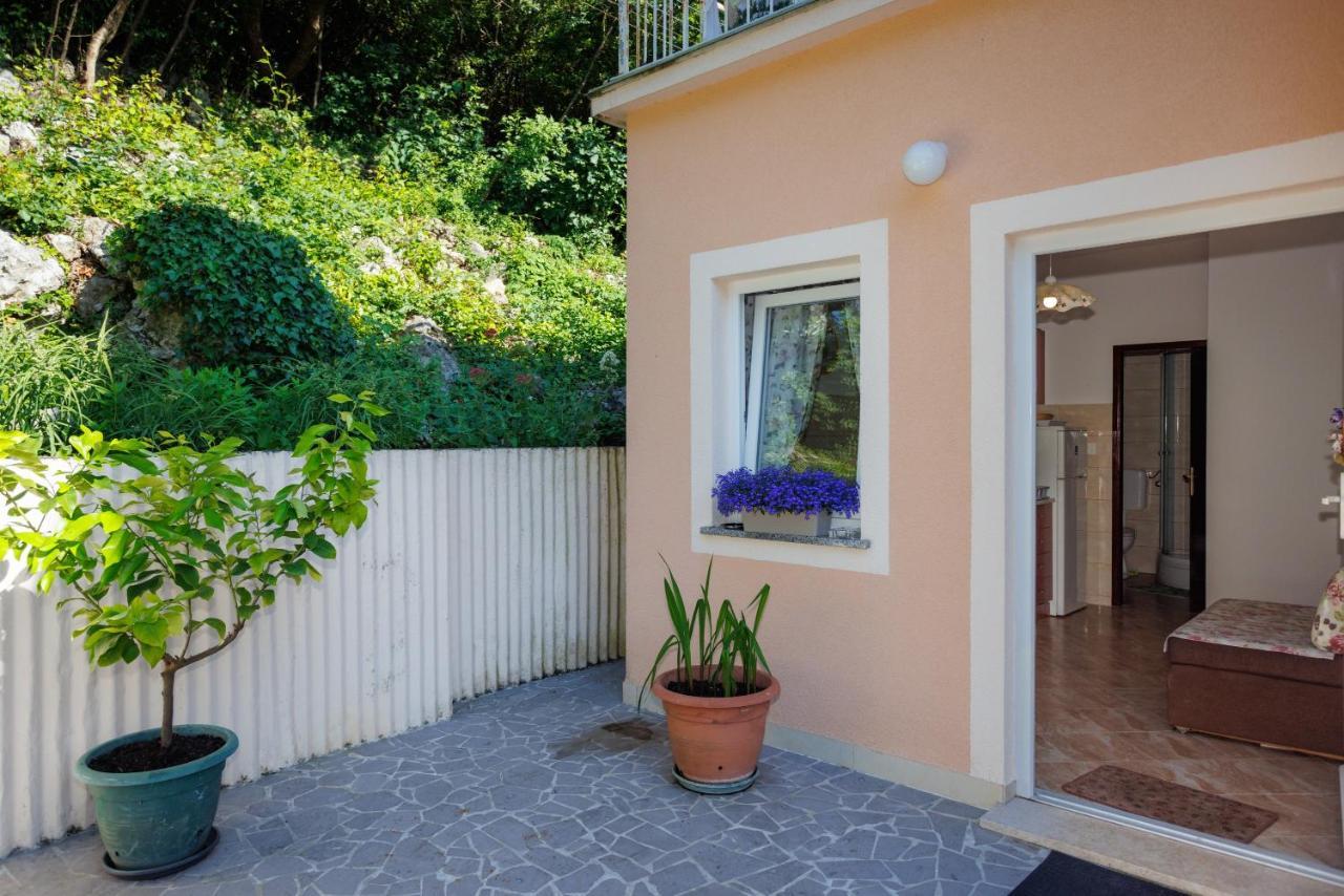 Apartment Studio Close To Sea Krk Town Extérieur photo