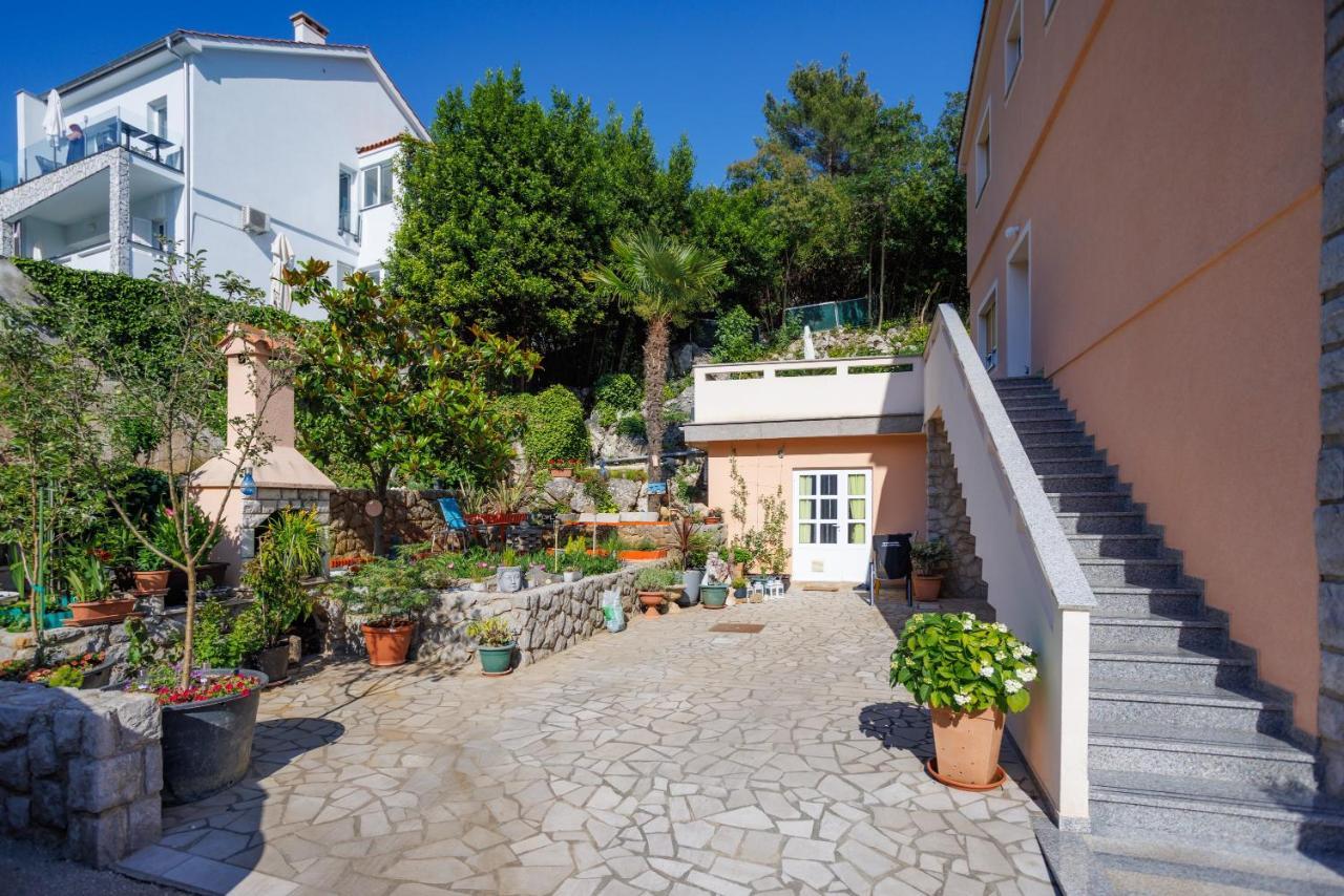 Apartment Studio Close To Sea Krk Town Extérieur photo