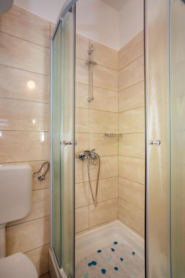 Apartment Studio Close To Sea Krk Town Extérieur photo